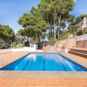begur-sa-tuna-costa-brava-rent-full-house-with-pool.topcostabravahotels.com/